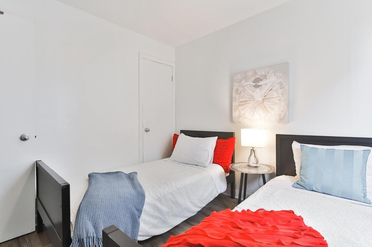 Free Parking In Beautiful Lachine Montreal Exterior foto
